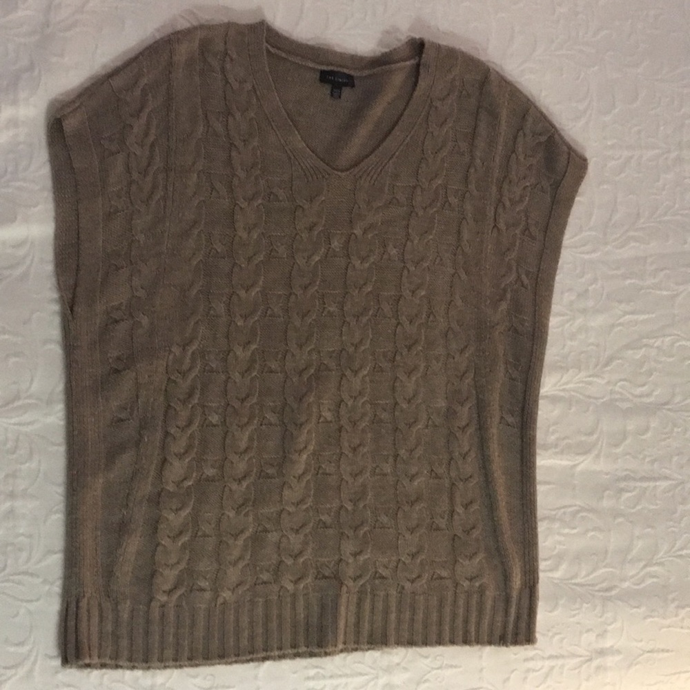 Limited Sleeveless Sweater